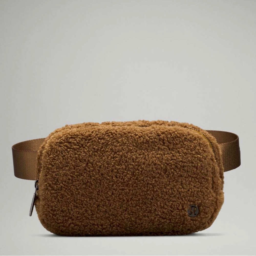 NWT LULULEMON FLEECE EVERYWHERE BELT BAG